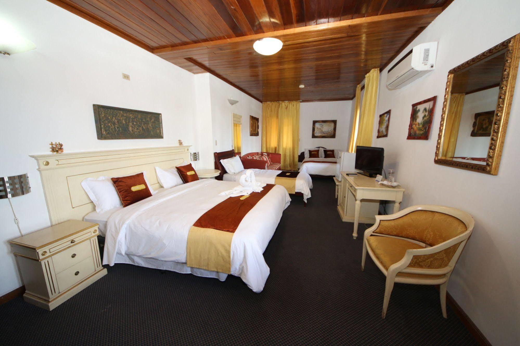 Swans Cay Hotel Bocas Town Exterior foto