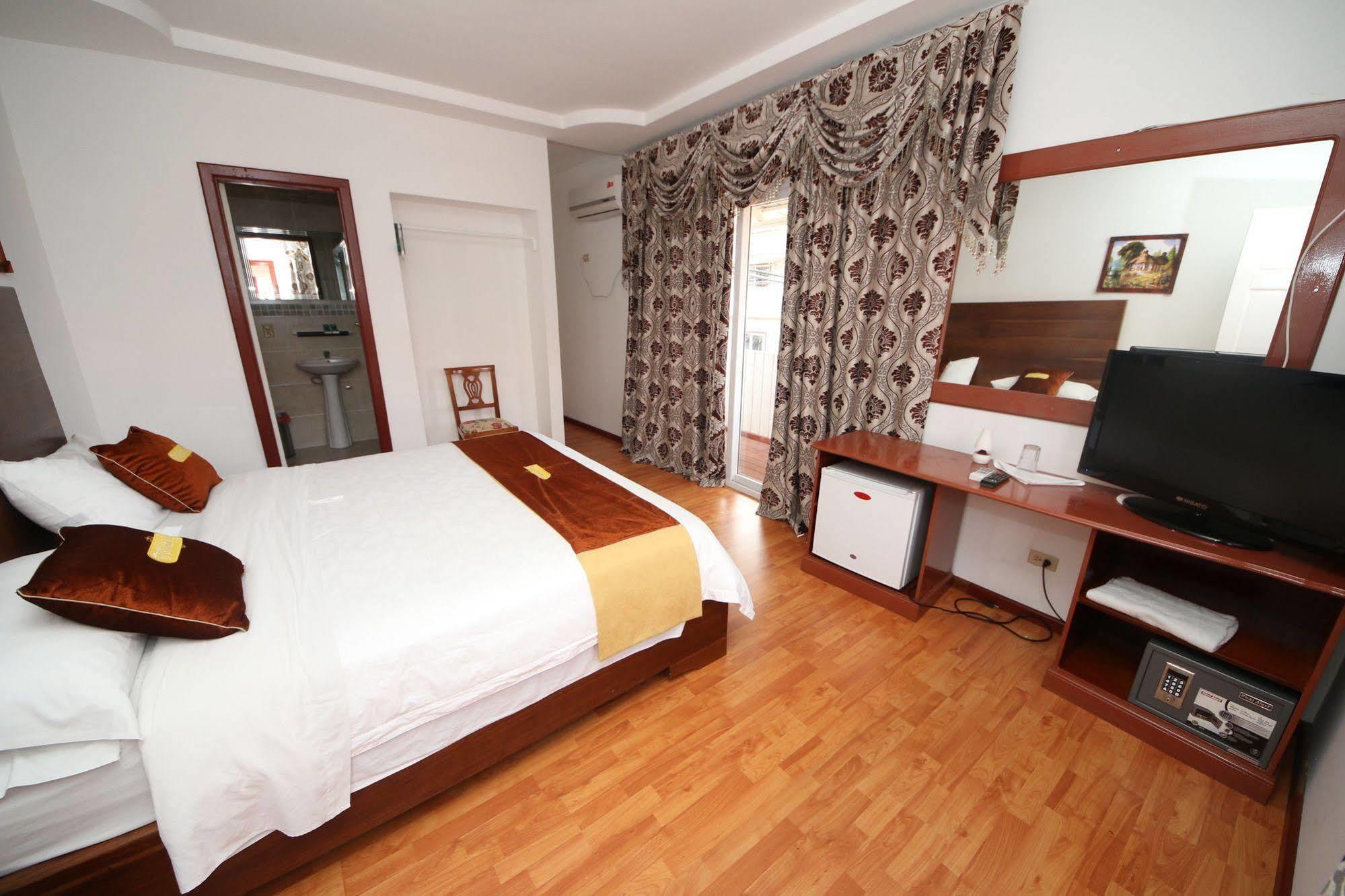 Swans Cay Hotel Bocas Town Exterior foto